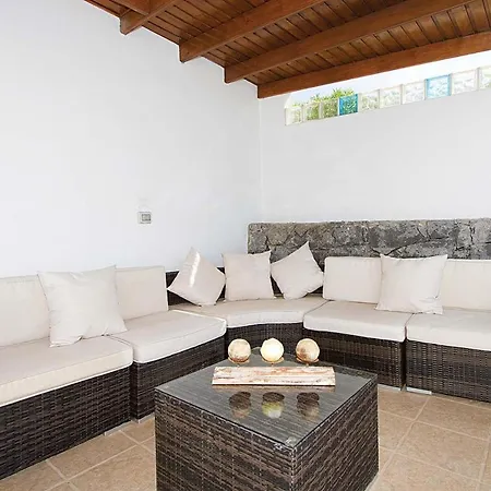 Villa Puerto Del Carmen Sleeps 8 Air Con Wifi Puerto del Carmen