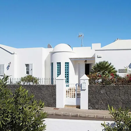فيلة Puerto Del Carmen Sleeps 8 Air Con Wifi بويرتو ذيل كارمين