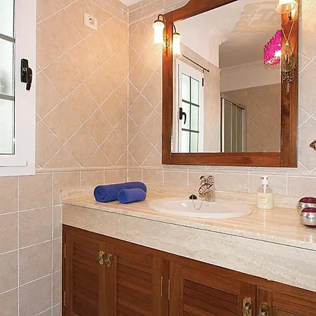 Puerto Del Carmen Sleeps 8 Air Con Wifi فيلة
